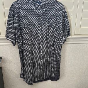 Men's Black and White Patterned Shirt